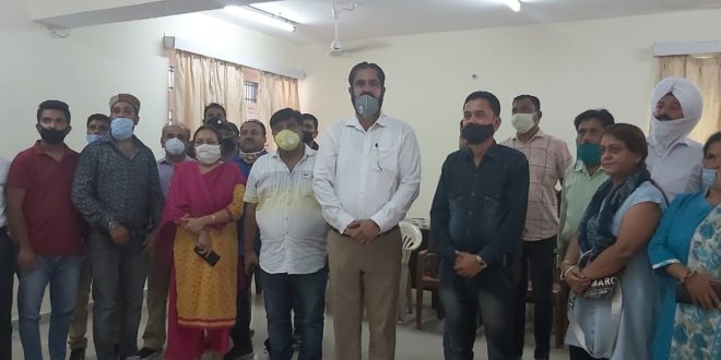 नगर पालिका के खिलाफ खोला मोर्चा अपनी फजूल खर्ची करे कम भ्रष्टाचारी.