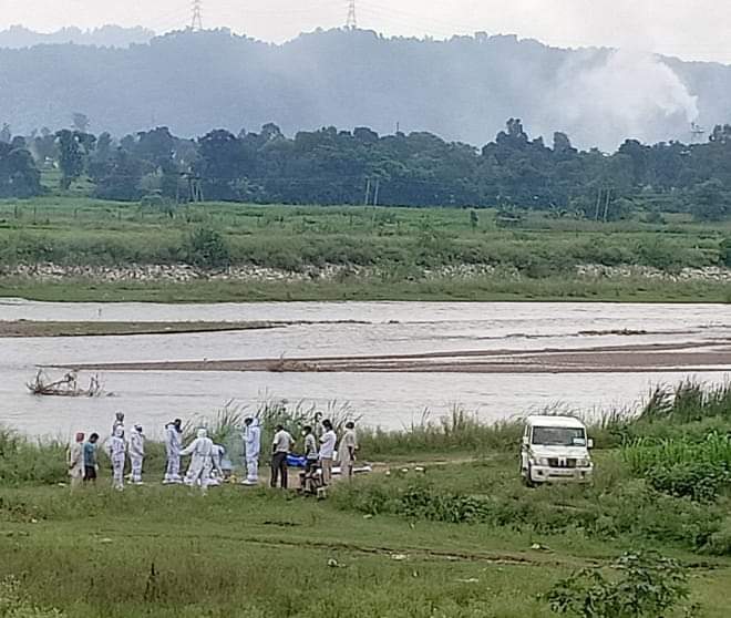 कोरोना पीड़ित महिला की मृत्यु, सुरक्षा के सभी मानकों के साथ किया गया अंतिम संस्कार, पावंटा साहिब..