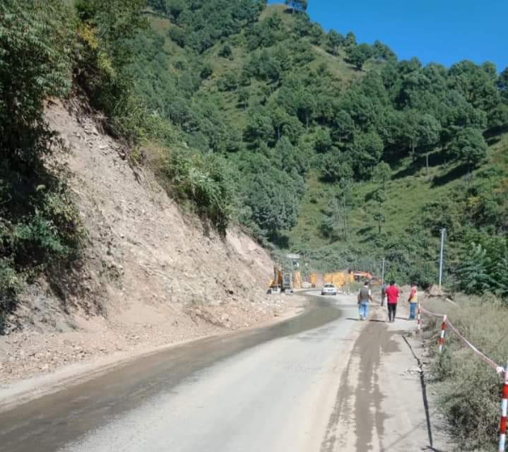 लगभग 20 घंटे बाद खुला चंडीगढ़ शिमला राष्ट्रीय उच्च मार्ग