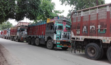 रात को 9 से 5 ही चल सकेंगे टिप्पर ट्राले,डीसी सिरमौर ने जारी की अधिसूचना..