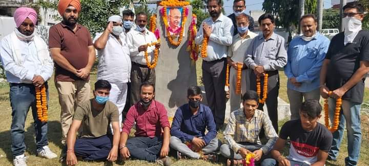 पावँटा कांग्रेस ने मनाई गाँधी जयंती लाल बहादुर शास्त्री को भी किया याद