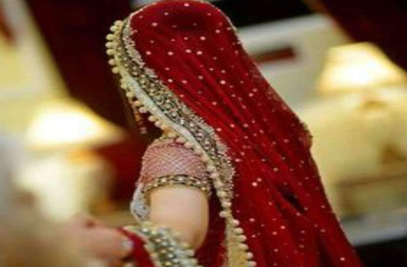 टल्ली होकर सात फेरे लेने पहुंचा दूल्हा, दुल्हन ने वापस लौटाई बारात