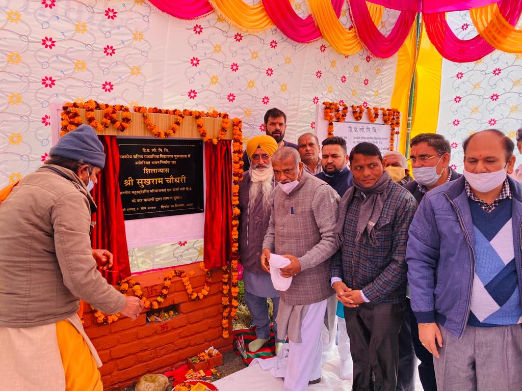 ऊर्जा मंत्री ने पाँवटा विधानसभा के अंतर्गत पुरुवाला, निहालगढ़ और गोरखुवाला के स्कूलो का किया दौरा