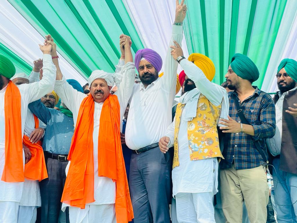 जब तक जूमलाजीवी काले कानून वापिस नहीं लेंगे,आंदोलन ऐसे ही चलेगा… नॉटी