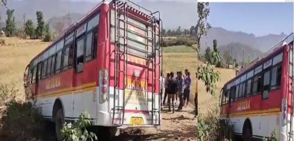पांवटा कालाअंब मार्ग पर अनियंत्रित होकर सड़क से उतरी बस, हादसा टला