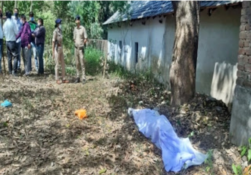 हत्या के बाद 21 वर्षीय युवती को मंदिर परिसर में ही दफ़ना दिया,आरोपी गिरफ्तार