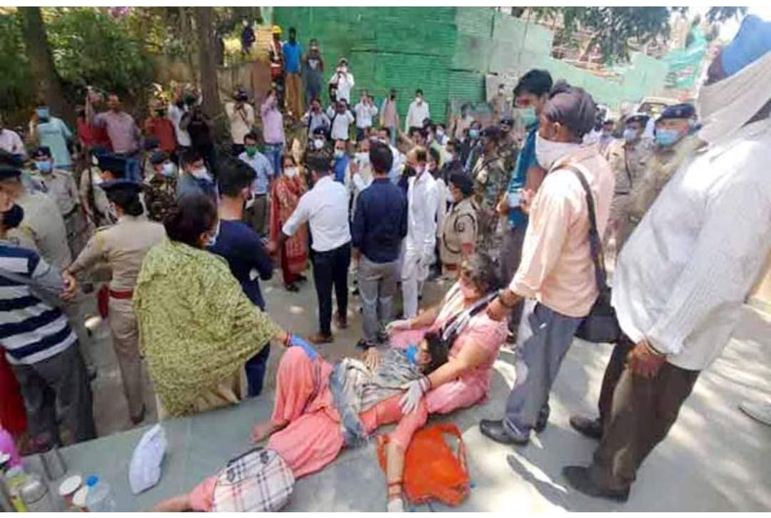 करोना पॉजिटिव के तीमारदारों का मुख्यमंत्री के सामने बवाल, नाहन