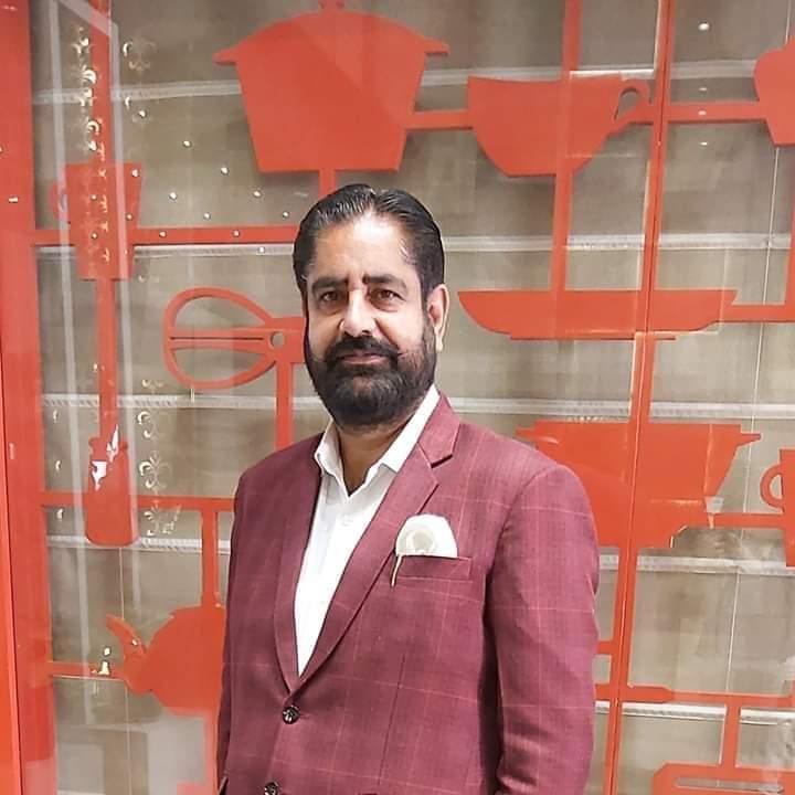पांवटा… रोष: व्यापार मंडल अध्यक्ष अनिंद्र सिंह नॉटी आए ट्रक ऑपरेटर्स के पक्ष मे