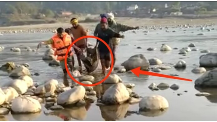 10 दिनों से लापता युवक का शव यमुना नदी से हुआ बरामद…