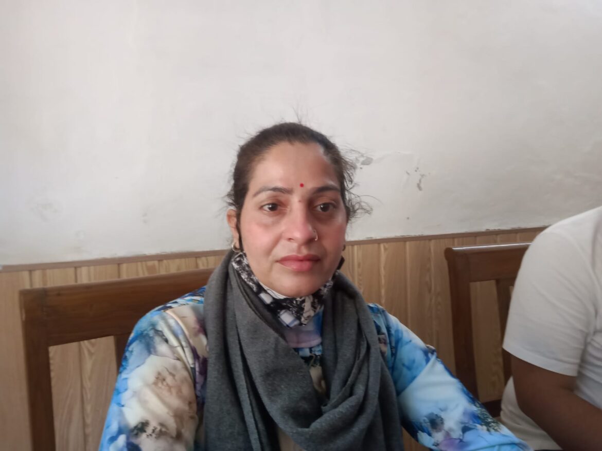 राईट न्यूज ब्रैकिंग: बाहरी लोग भोली भाली  हिमाचली महिलाओ के साथ करते है छलावा।