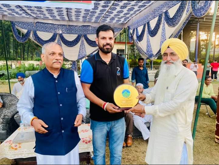 सिरमौर हॉकी टीम में होना है सिलेक्ट तो पहुंचे पुरुवाला स्कूल