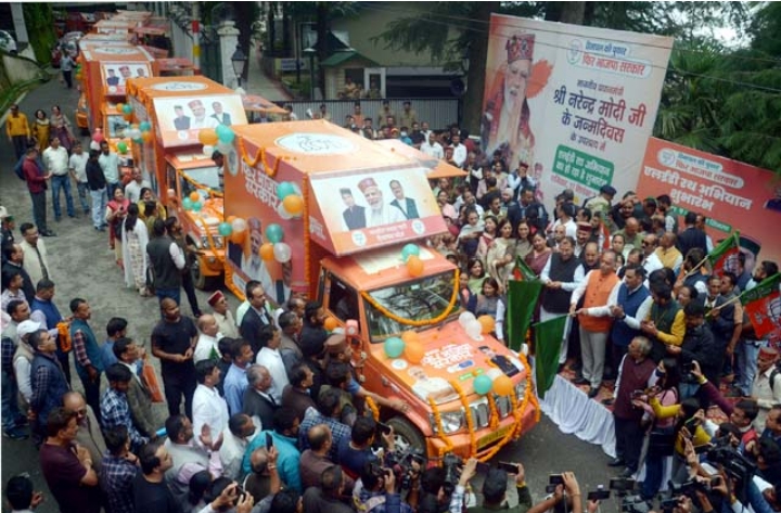 प्रधानमंत्री मोदी के जन्मदिन पर भाजपा ने चलाया एलईडी रथ अभियान