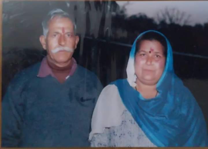 करवाचौथ के दिन बुजुर्ग दंपती की मौत, एक ही चिता पर हुआ अंतिम संस्कार