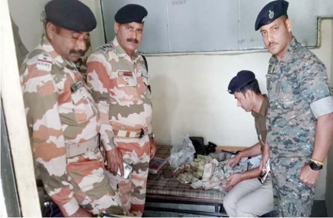 पांवटा साहिब: गोविंदघाट बैरियर पर 2 गाड़ियों से पकड़ा 15.73 लाख का कैश