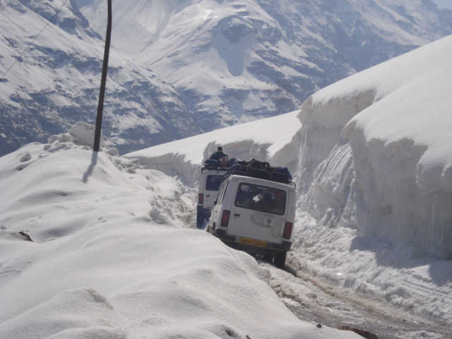 लेह मनाली मार्ग दारचा से आधिकारिक तौर पर बंद, सेना के वाहन भी अब जम्मू कश्मीर से जाएंगे