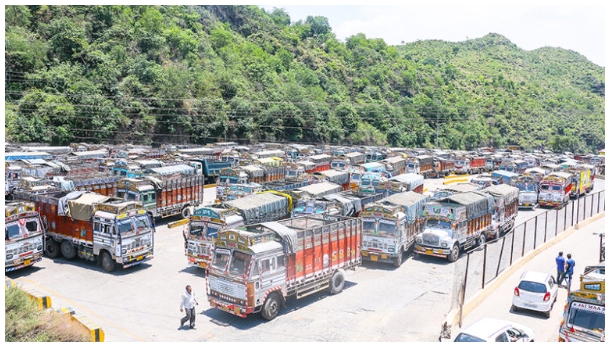 अदाणी समूह ने रखा 8.50 रुपये भाड़े का प्रस्ताव, ऑपरेटर बोले-10.20 भी नहीं, अब 12.04 लेंगे