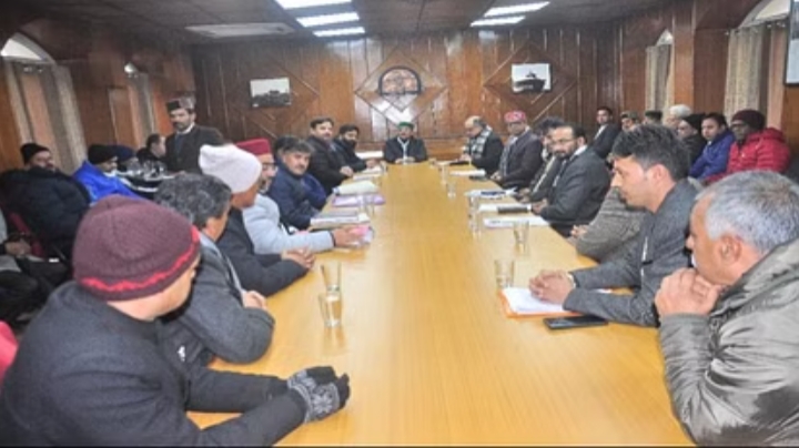 सीमेंट विवाद नहीं सुलझने पर सरकार खफा, अदाणी कंपनी के प्रबंधकों से जताई नाराजगी