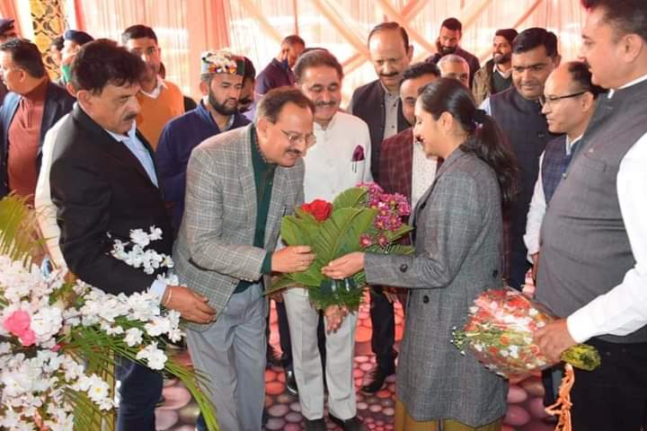 भवन मालिक बेसमेंट खोलकर बना सकेंगे पार्किंग, सरकार जल्द लाएगी नीति: हर्ष