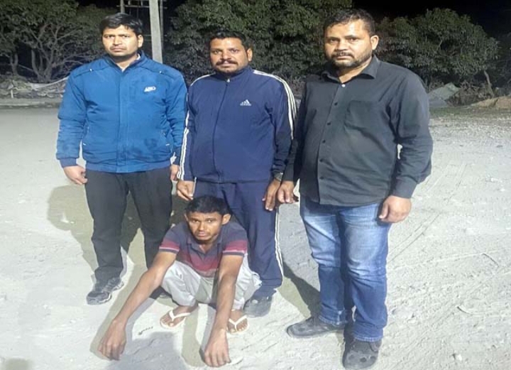 लाखों की मोबाइल चोरी मामले में पुलिस के हत्थे चढ़ा उद्घोषित अपराधी
