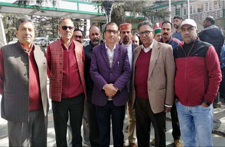 सीएम की अदाणी ग्रुप के सीईओ और मंत्री की ट्रक ऑपरेटरों के साथ बैठक फिर बेनतीजा