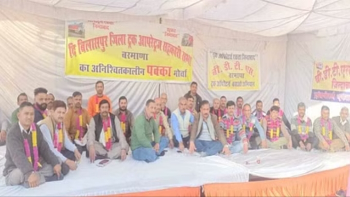 बिफरे ट्रक ऑपरेटर, 17 फरवरी से जिले की सीमाएं सील करने का एलान