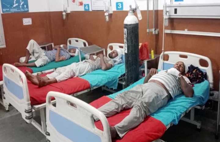 पलहोड़ी में रास्ते के विवाद काे लेकर 2 गुटों में खूनी झड़प, 6 लोग घायल