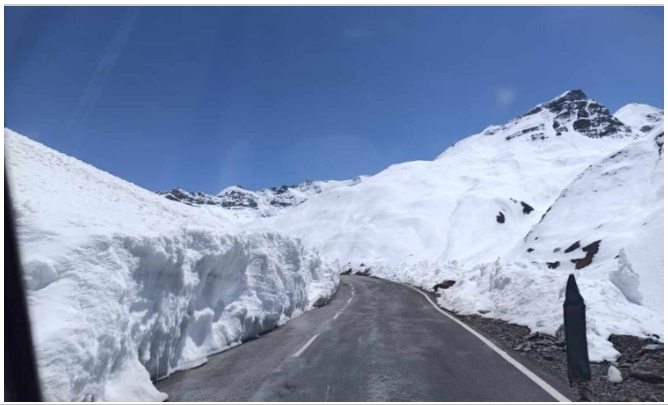 लेह मनाली मार्ग पर ऊंचाई पर ऑक्सीजन की कमी से दो पर्यटकों की मौत