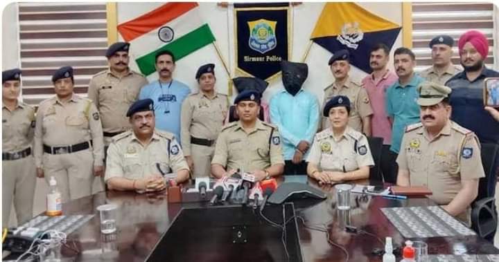 11 दिन में पकड़ा शातिर दंपती,जगन्नाथ रथयात्रा में झपटमारी: नाहन