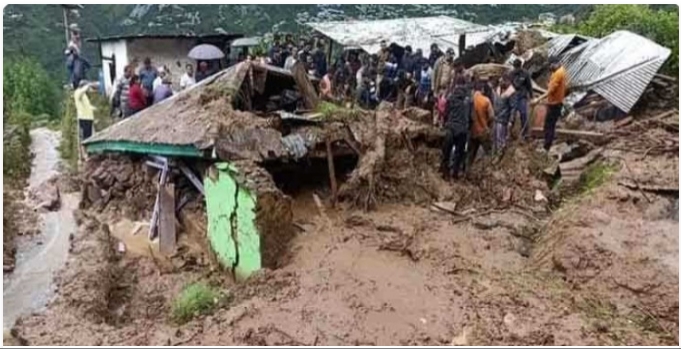 मां बाप सहित 11 वर्षीय बच्चे की मकान के मलवे में दबने से मौत:शिमला