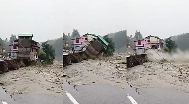 हिमाचल: आफत की बारिश ने मचाई तबाही, नाला पार करते युवक बहा
