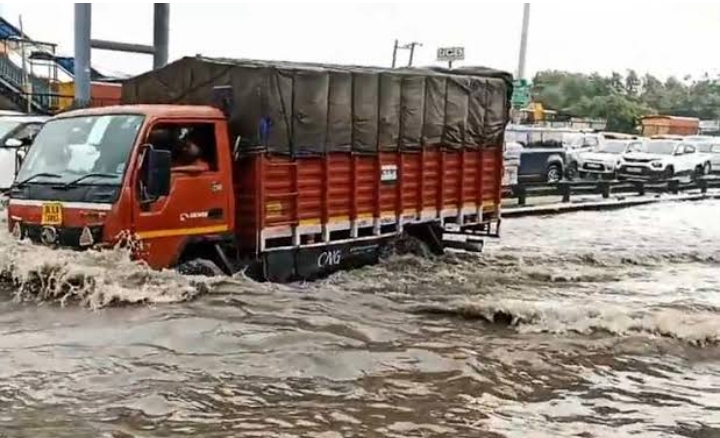 हिमाचल: चार दिन से खड़े है ट्रक, हर रोज हो रहा करोड़ो का नुकसान