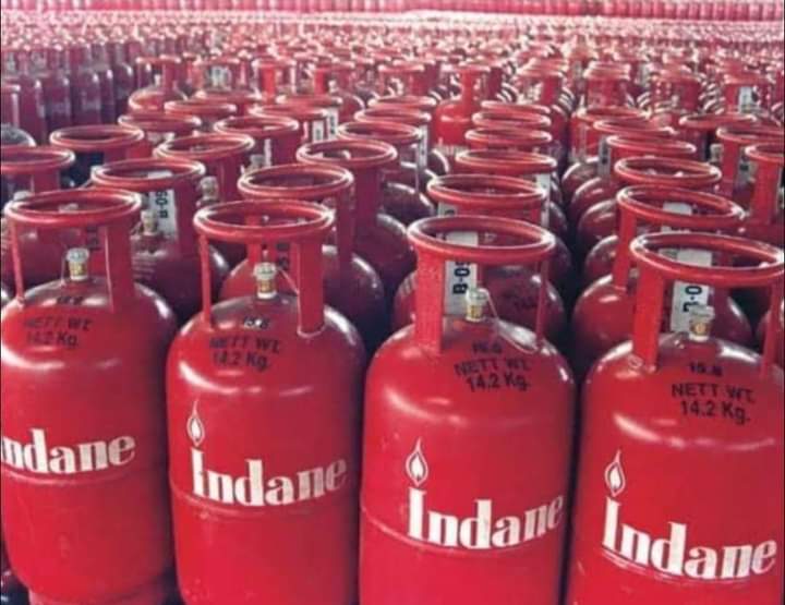 इस महीने 950 रुपये का मिलेगा घरेलू गैस का सिलिंडर