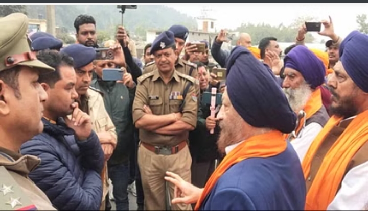 Sirmour News: हिमाचल-उतराखंड राज्य सीमा पर रोका दिल्ली से पहुंचा ज्ञान गोदड़ी जत्था