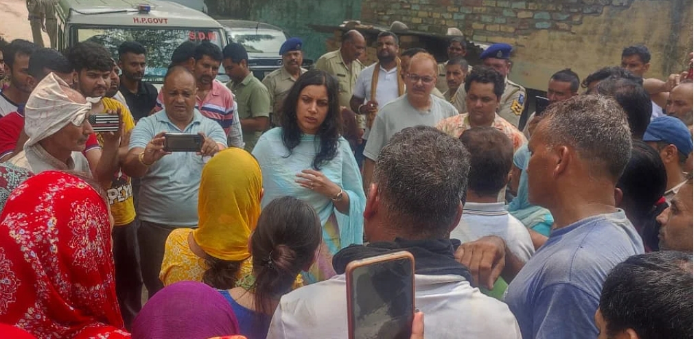 घर में पुलिस के छापे के कुछ मिनट बाद मालिक की संदिग्ध हालात में मौत: हमीरपुर