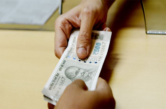 भ्रष्ट्राचार केस से निकालने के लिए भ्रष्ट्राचारी बना हिमाचल पुलिस का हेड कॉन्सटेबल, महज 2 हजार रुपये में बेच दिया ईमान…