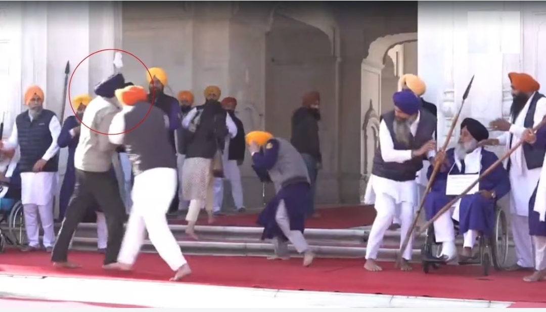 पंजाब के पूर्व डिप्टी CM सुखबीर बादल पर फायरिंग:बाल-बाल बचे,