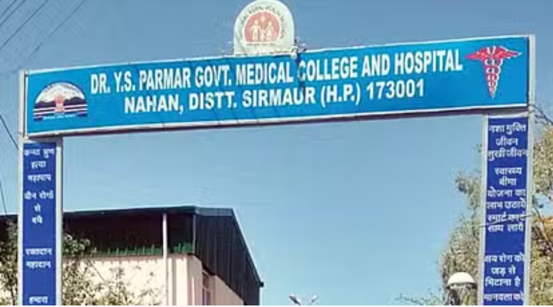 मेडिकल कॉलेज नाहन रैगिंग मामले में 7 प्रशिक्षु किए निलंबित,75-75 हजार जुर्माना…