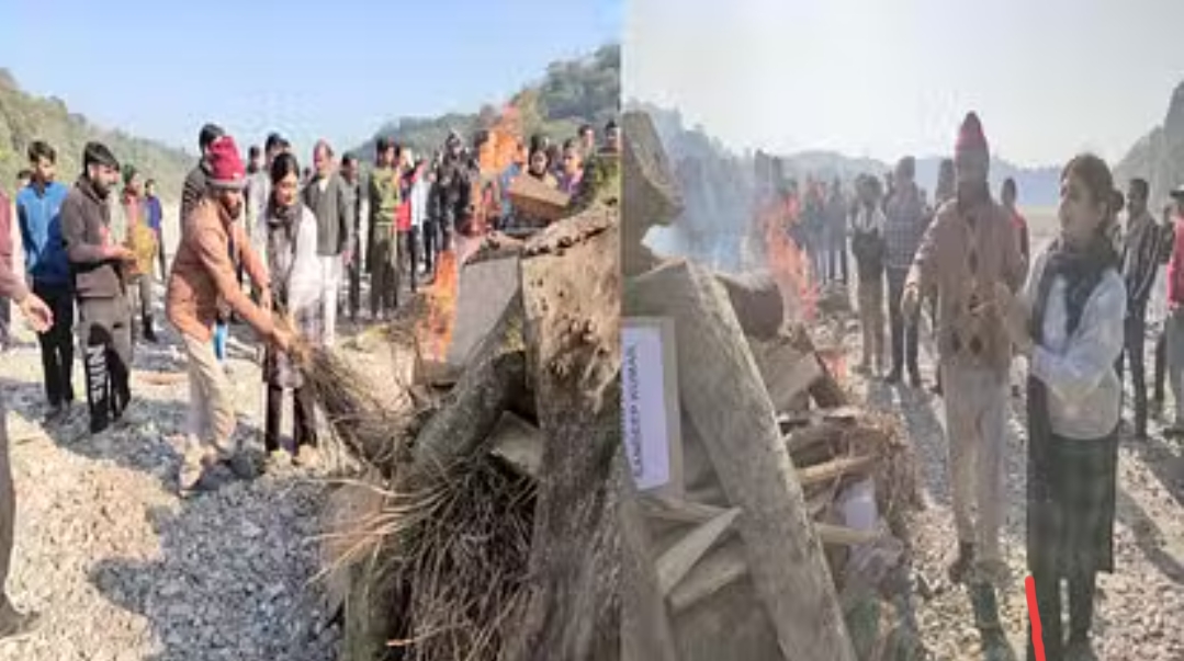 सूबेदार मेजर संदीप अवस्थी पंचतत्व में विलीन, बेटी ने दी पिता की पार्थिव देह को मुखाग्नि