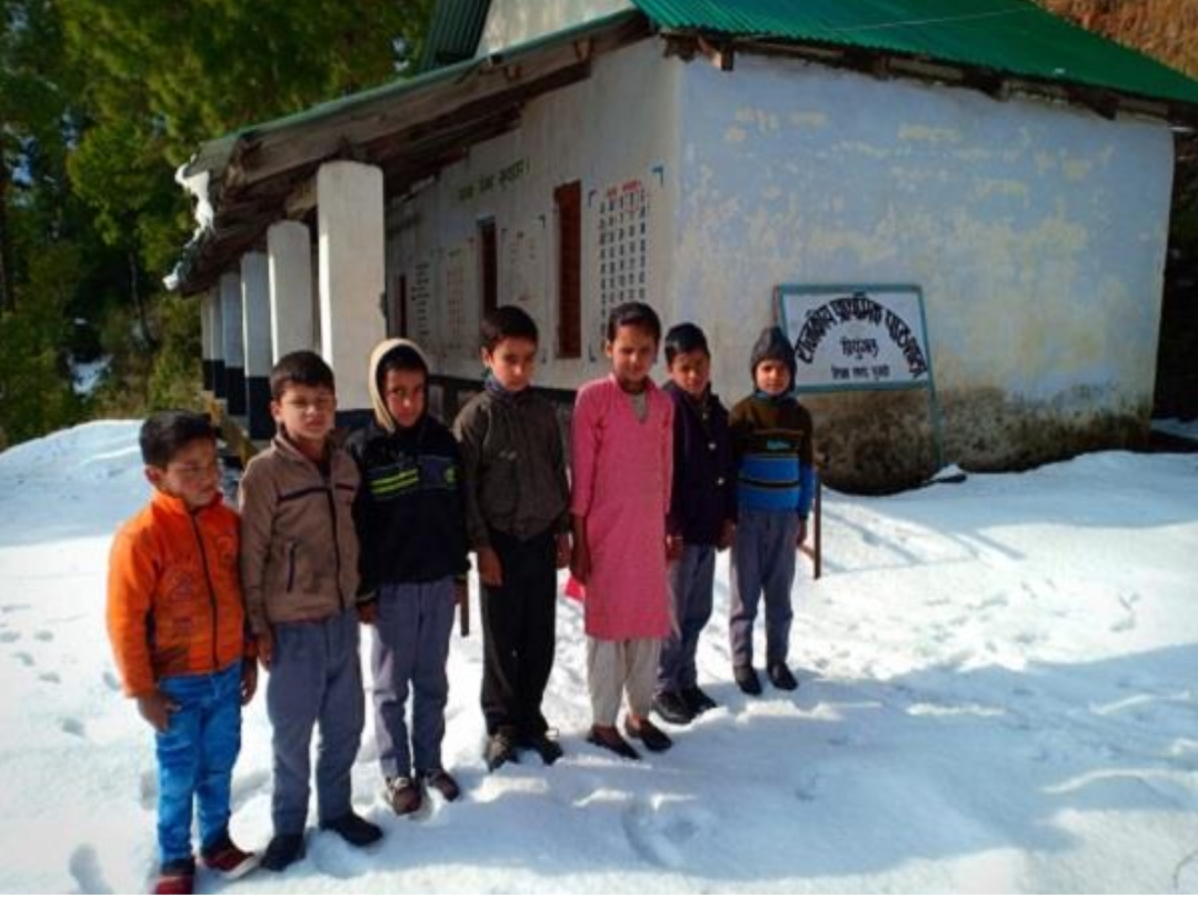 बर्फबारी और बारिश के चलते स्कूल बंद, 5 मार्च तक जारी रहेगा सिलसिला