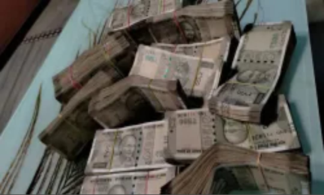 गुरूजनों के सिंगापुर दौरे में ही सरकार ने खर्चा 6.05 करोड़, सीएम के विदेश दौरे को भी पीछे छोड़ गए