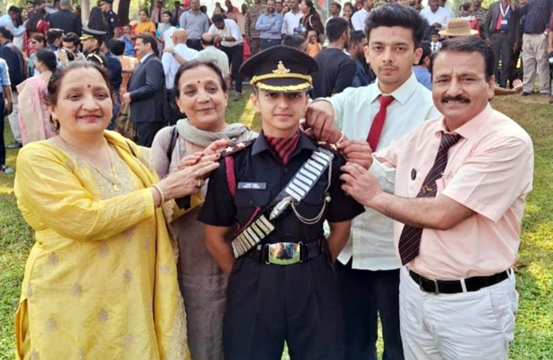हिमाचल: प्रगति ठाकुर बनीं सेना में अधिकारी, गोल्ड मैडल जीतकर बढ़ाया क्षेत्र का मान