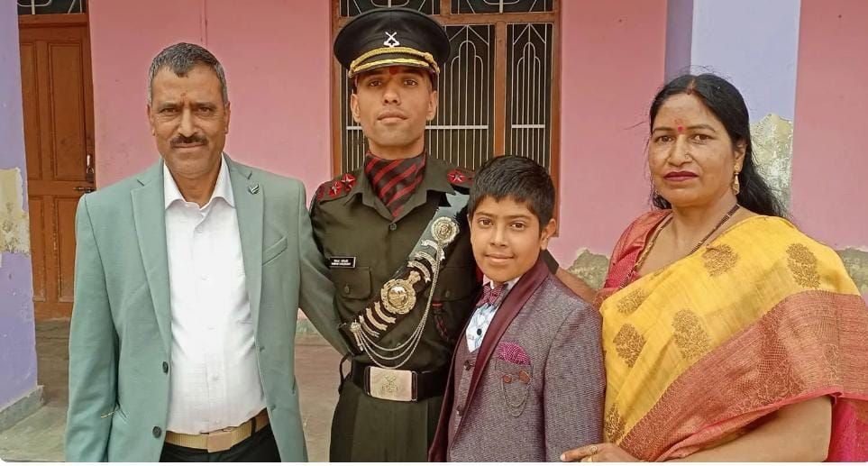 हिमाचल: लेफ्टिनेंट बना बेटा, परिवार हुआ गदगद- गांववालों को दी शानदार दावत