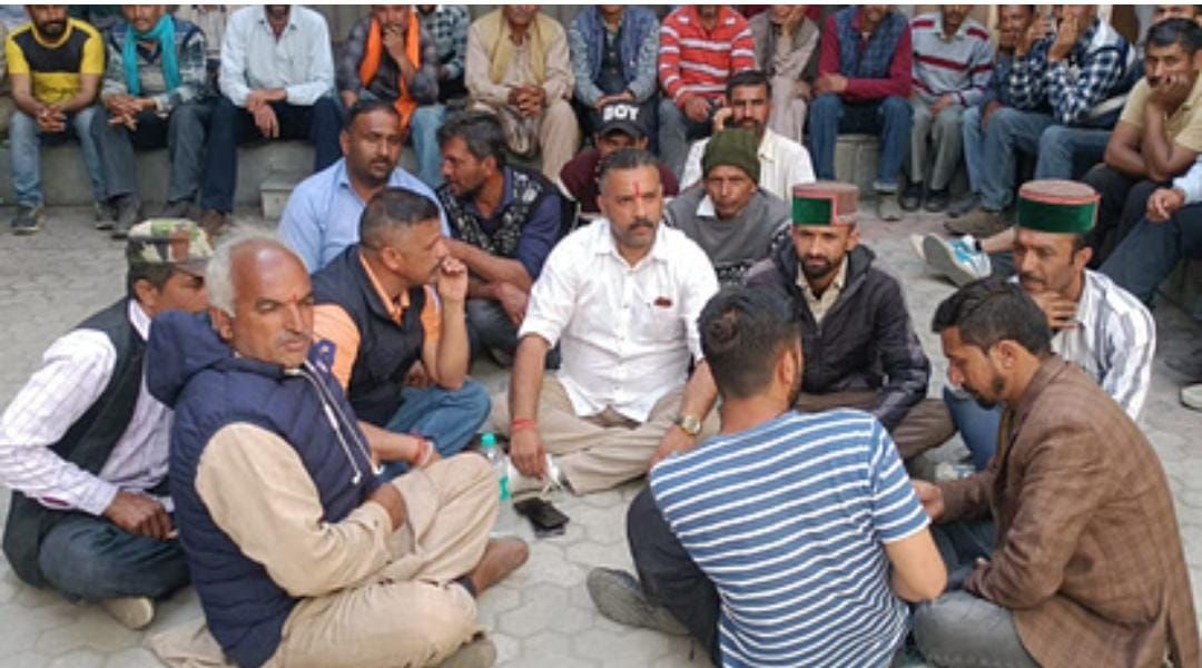 सिरमौर: इंटरकास्ट मैरिज पर उपजा विवाद: SC लड़के पर ब्राह्मण लड़की को भगाने का आरोप, थाने पहुंचा मामला