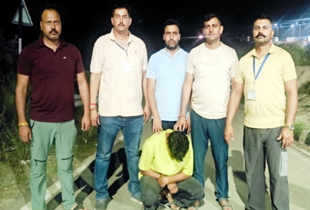 Bilaspur: पंजाब से हिमाचल में नशा सप्लाई करने वाला मुख्य सरगना गिरफ्तार, चिट्टे की खेप भी बरामद
