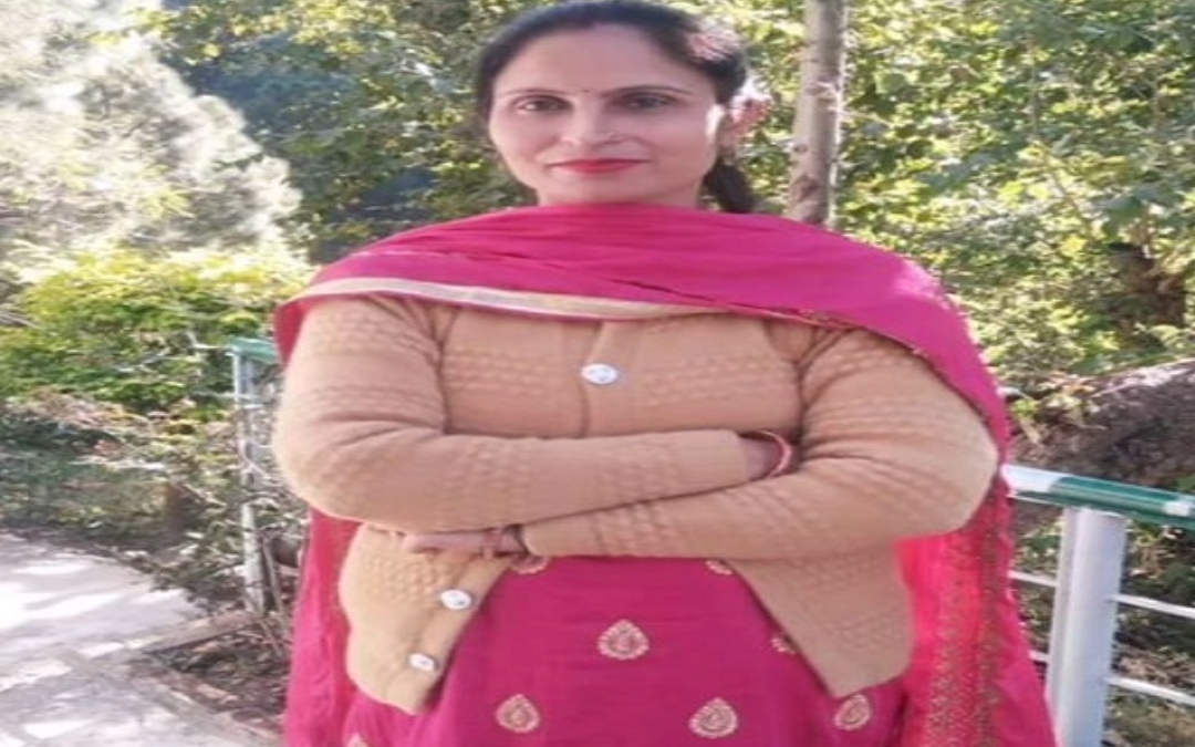 दर्दनाक हादसा: पति के साथ बाइक पर जा रही थी महिला, ट्रैक्टर ने कुचला- दो मासूमों से छिन गई मां…