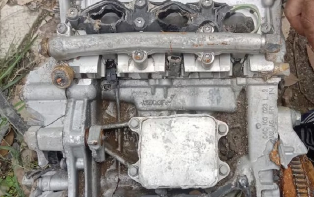 आपदा के कहर के बाद अब चोरों की मार! बाढ़ में बही गाड़ियों के पार्ट्स गायब, शिक्षक से लूटी नकदी