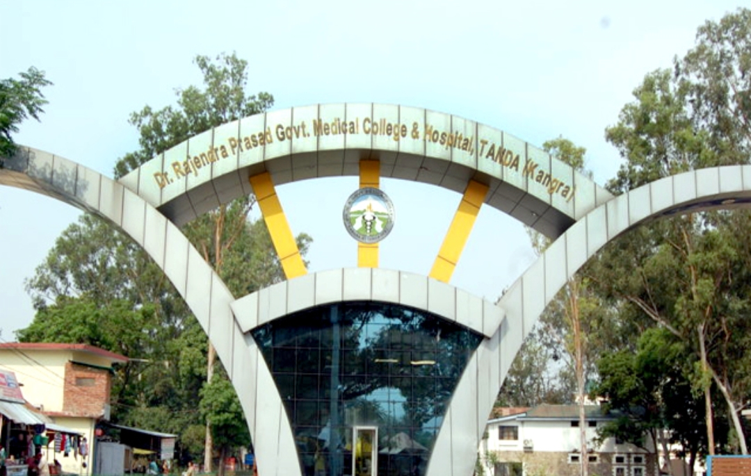 टांडा मेडिकल कॉलेज की ऐतिहासिक उपलब्धि, उत्तर भारत का सबसे छोटी उम्र का मरीज सुनने लगा आवाज