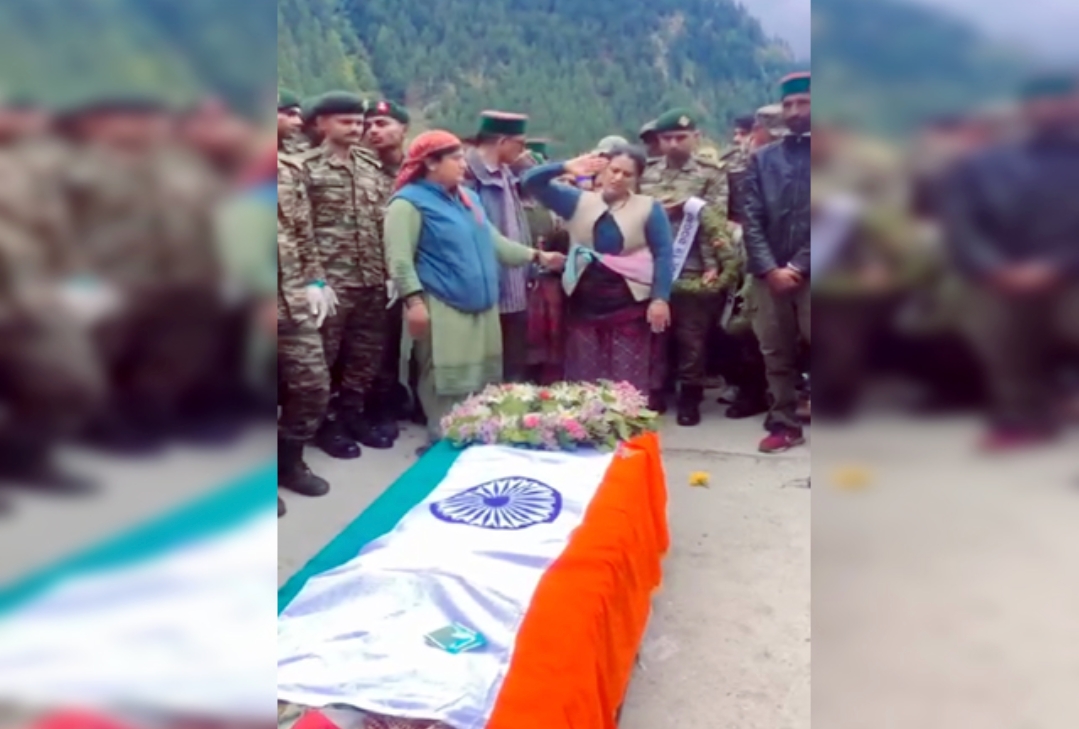 पत्नी ने किया सैल्यूट, 6 वर्षीय बेटे ने दी मुखाग्नि, किन्नौर के लाल शहीद पुष्पेंद्र नेगी पंचतत्व में विलीन….