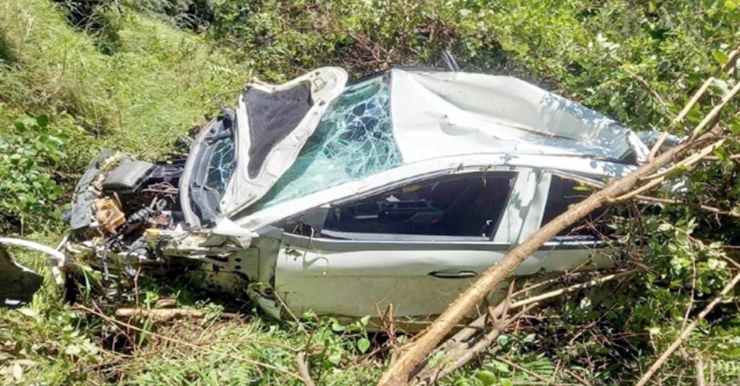 सिरमौर: 500 मीटर गहरी खाई में गिरी कार, चालक की माैके पर माै*त