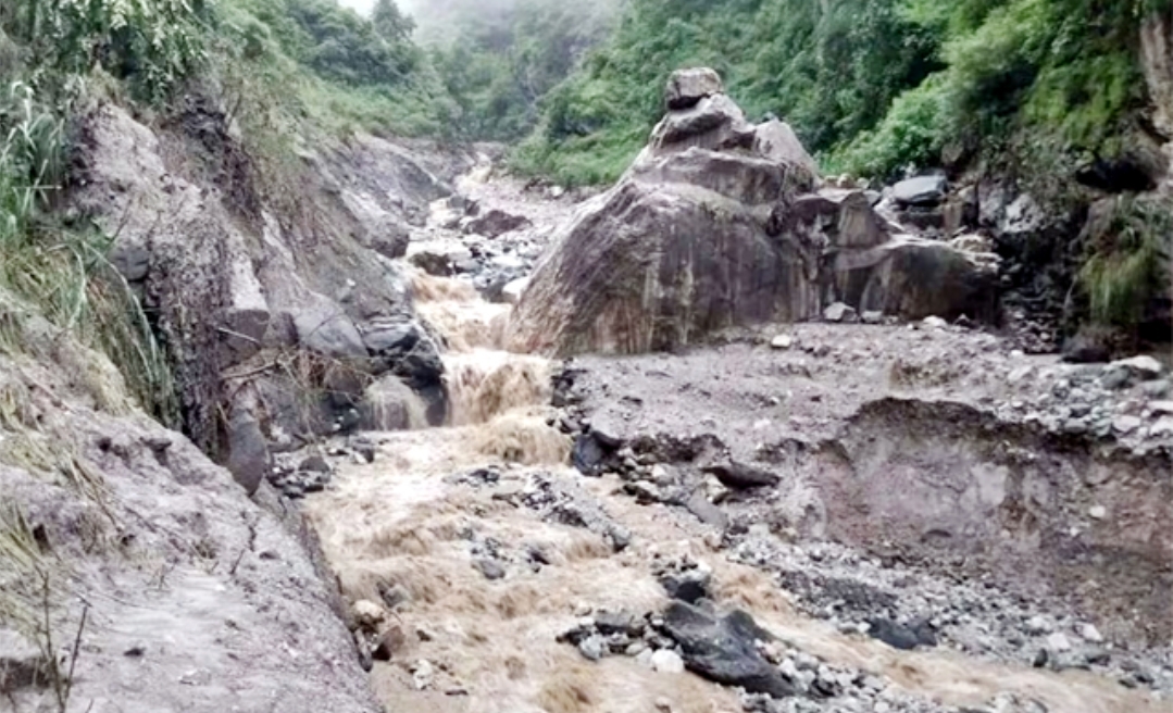 मानसून का कहर: हिमाचल में फिर फटा बादल, मौतों का आंकड़ा 202 तक पहुंचा